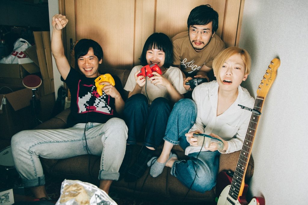 注目の大阪発4人組バンド・ネクライトーキー「めっちゃかわいいうた」MV公開