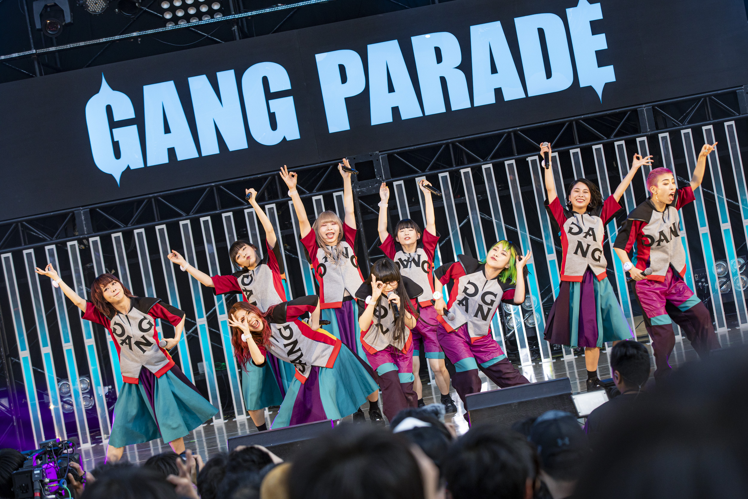 LIVE REPORT】GANG PARADE、大阪城野外音楽堂にて2500人の前で魅せた9