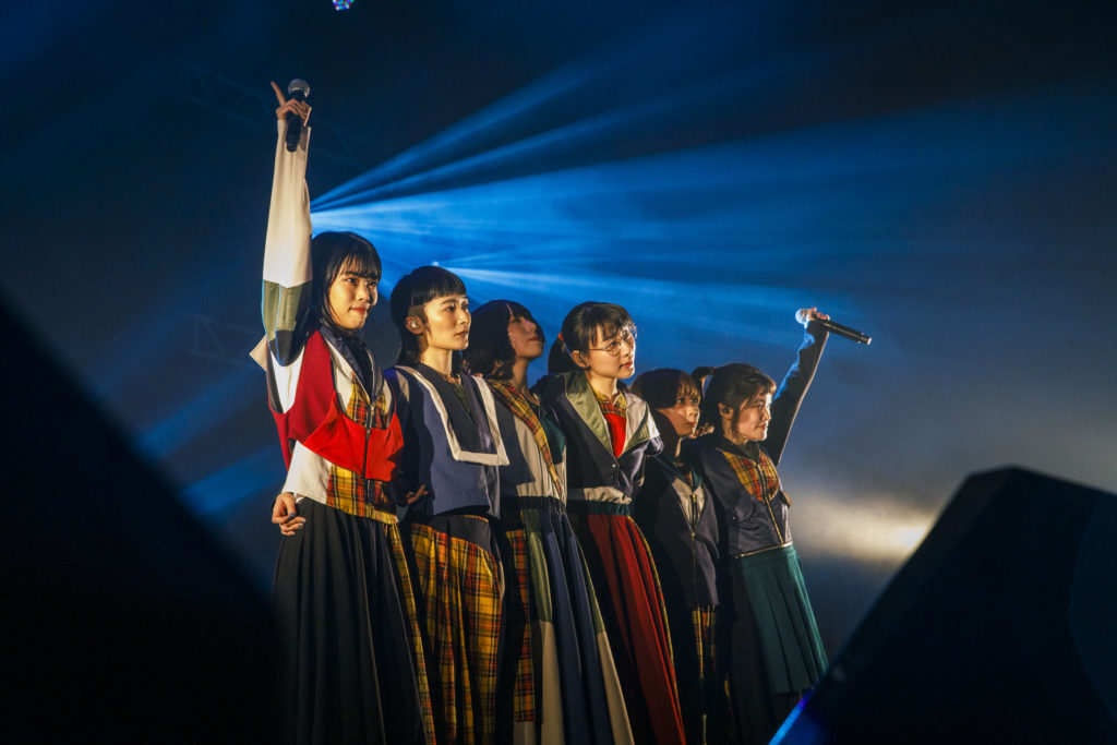 【LIVE REPORT】〈WACKツアー2021〉東京公演初日、BiSH、GO TO THE BEDS、BiS、WAgg、それぞれの持ち味を魅せた夜