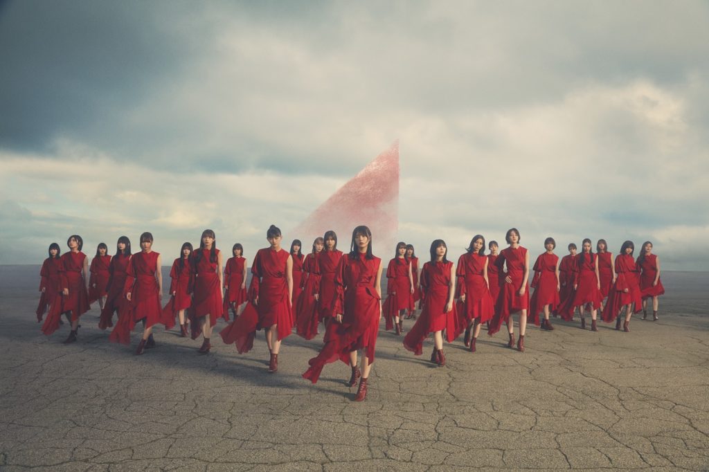 櫻坂46、赤い衣装を纏った新ビジュアル公開