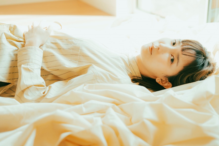 南壽あさ子、初両A面シングルより「呼吸のおまもり」「鉄塔」MV公開