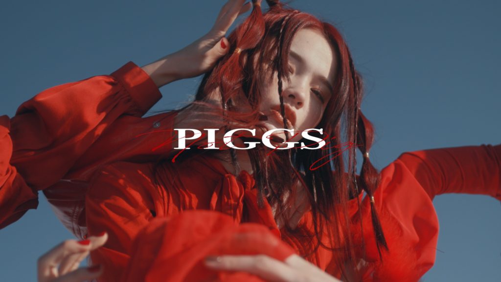PIGGS、深紅の衣装が印象的な初縦型MV「NOT PIG」公開
