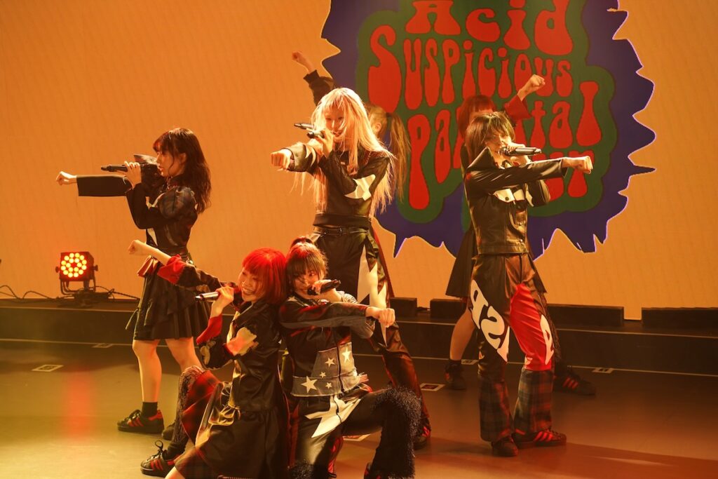 【LIVE REPORT】ASPにイコ・ムゲンノカナタ加入、新体制で迎えた全国ツアー初日大阪公演「進化は、変化の先にある」