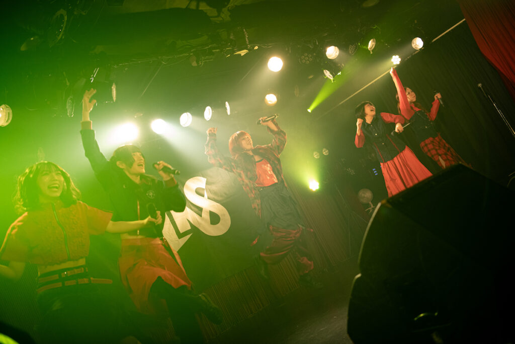 【LIVE REPORT】LiVS、二度目の下北沢シャングリラで見せた“決意の現在地”──届かなかった満員の先に掲げた未来へのスタートライン