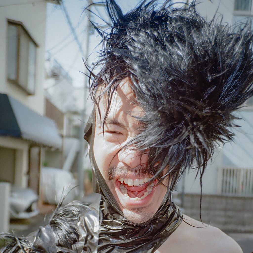 伝説の参加型パンクバンドプロジェクト「清 竜人TOWN」、一夜限りの復活公演開催
