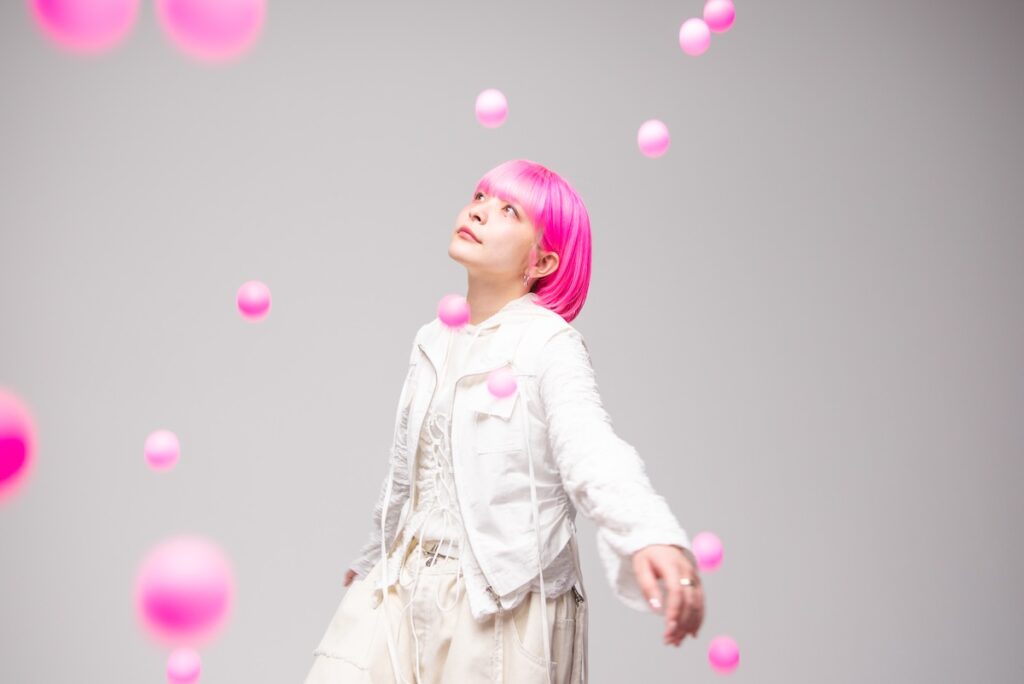 アンジェリーナ1/3のソロプロジェクトailly、アーティスト写真公開