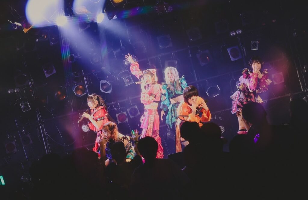 【LIVE REPORT】2025年アイドルによるライブハウスからのカウンター!?――総勢20組9時間に渡り繰り広げた＜Counter FES＞総括