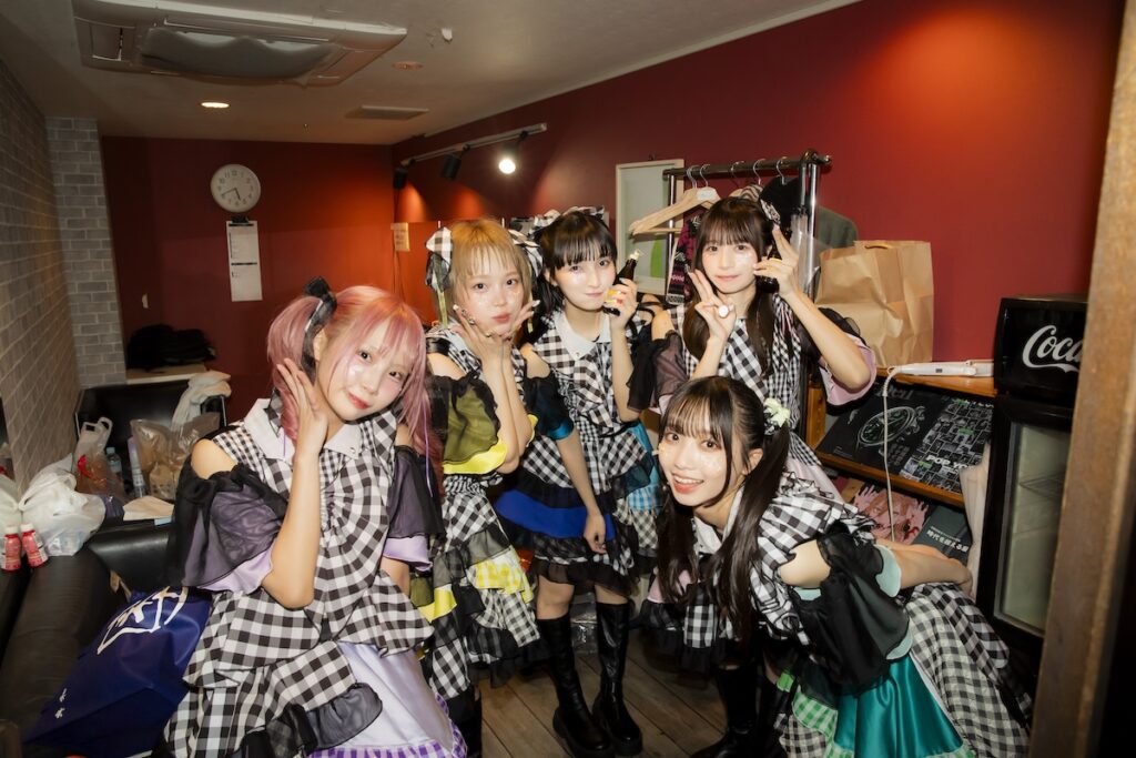 【LIVE REPORT】KiSS KiSS、グループ史上最大キャパのduo MUSIC EXCHANGEにて6ヶ月連続定期公演ファイナル完遂