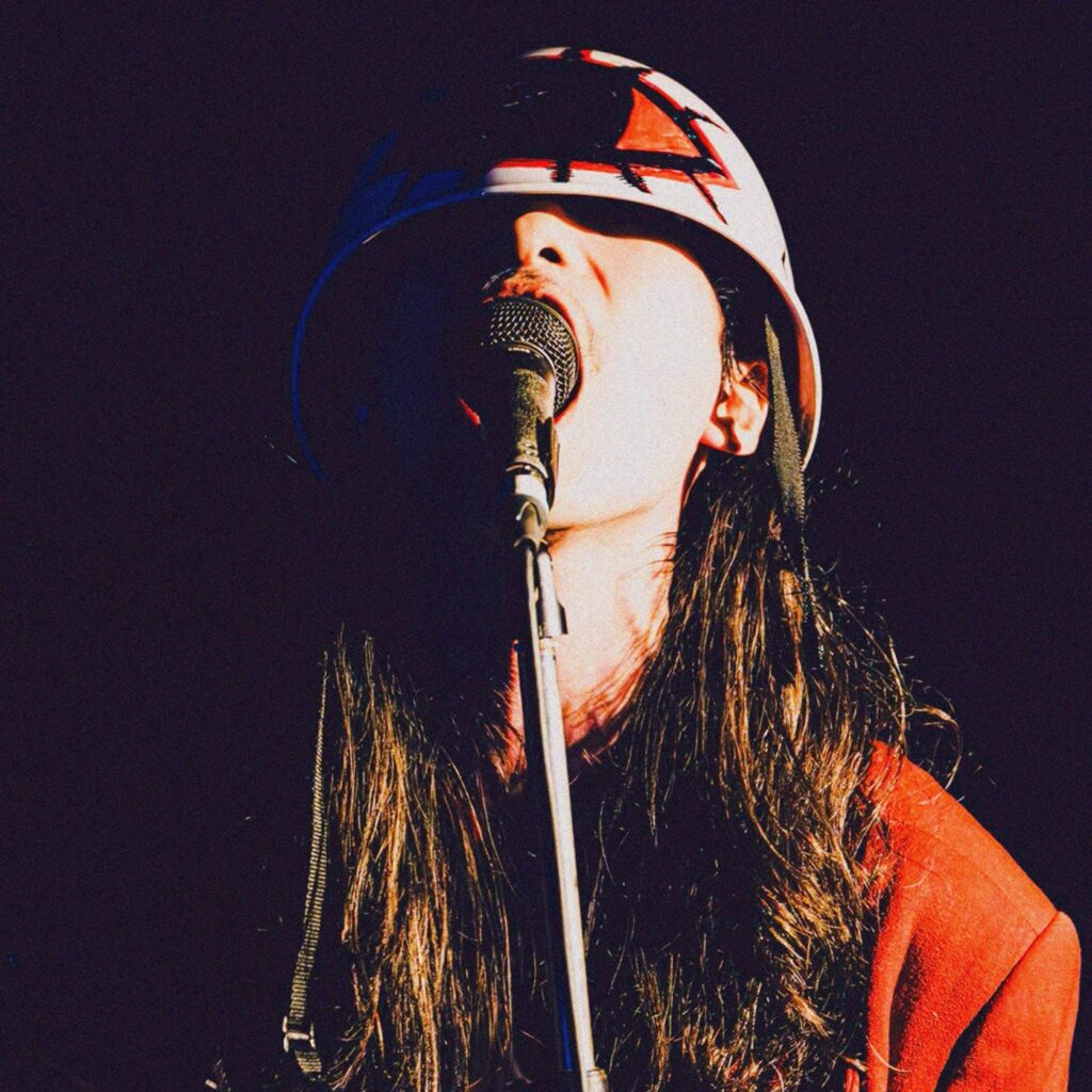 自爆、1stアルバム『大衆に告ぐ』より先行シング「未来はない」配信開始