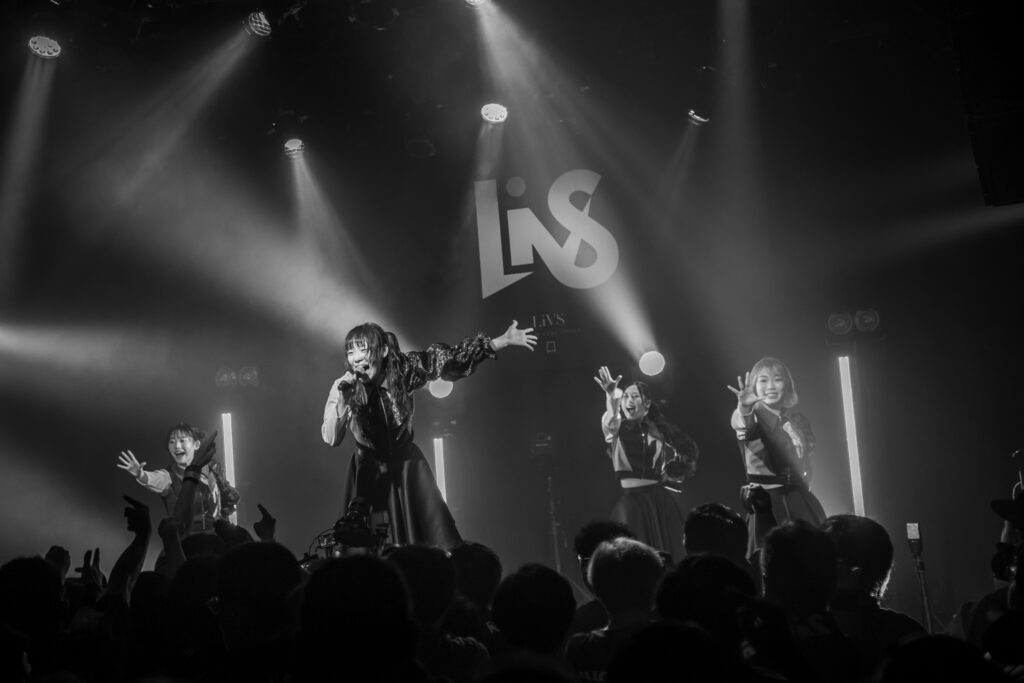 【LIVE REPORT】LiVS、代官山UNITで「2.5」という言葉に込めた意味ーー3周年ライブ&新メンバーオーディション発表で次のフェーズへ