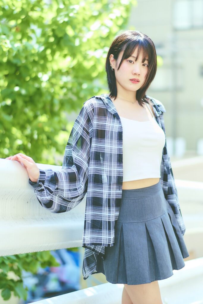 LiVS新メンバー“ヒイナマツリ”が語る、「人間最悪」と思いながら過ごしてきた少女が「人間最高」の輪に入るまで