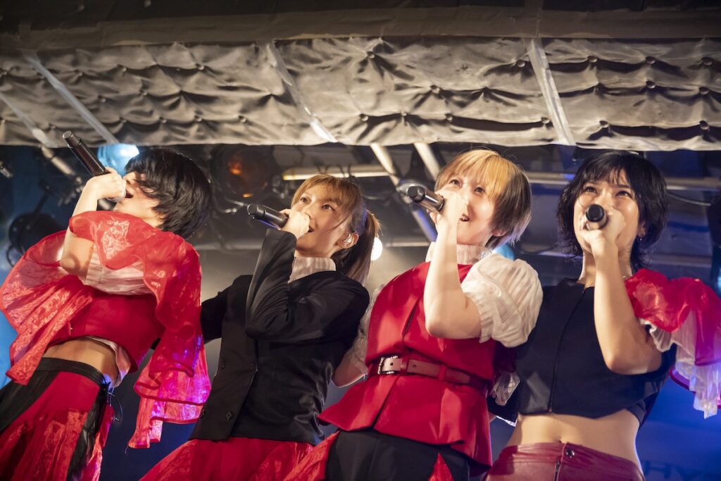 【LIVE REPORT】ExWHYZ、PEDROと最後の2マン＜PEDROWHYZ＞開催、プライドと愛が溢れた夜