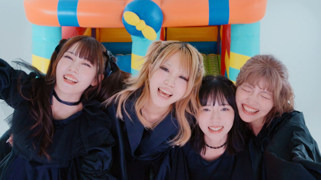 アイドルグループ・BLUEGOATSが銀杏BOYZ「BABY BABY」カバー、加藤マニ手がけるMV公開